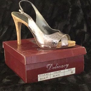 Women’s shoes size 10